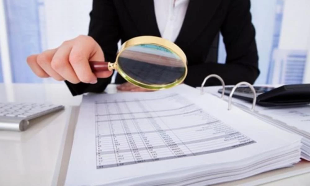 Ξεκινούν και πάλι οι φορολογικοί έλεγχοι: Με ποιες υποθέσεις ασχολούνται πρώτα